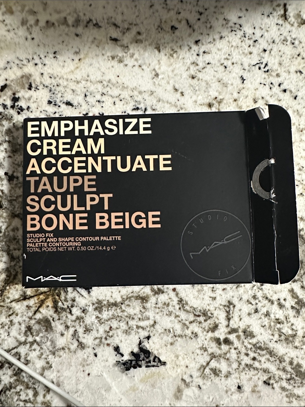 MAC Cosmetics Contour Palette in Bone Beige with Peach-Tone Lettering - Picture 3 of 3